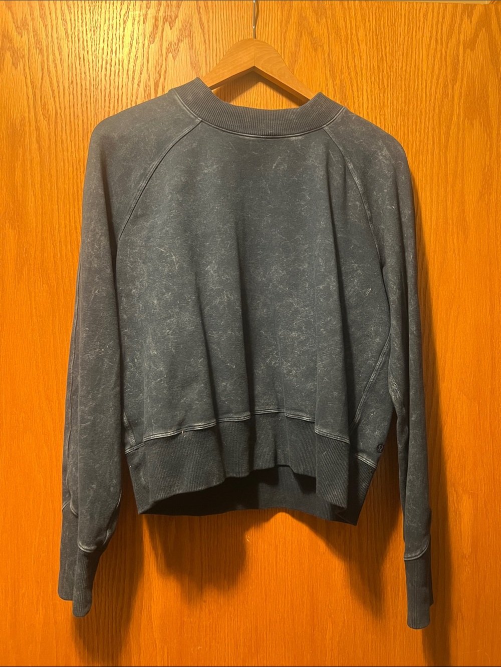 Lululemon Crewneck & Shorts Set.
